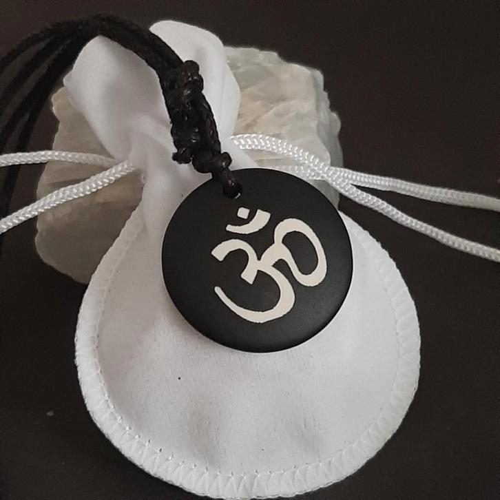 OHM hanger aan verstelbaar koordketting Yoga *cadeau tip*, Sieraden, Tassen en Uiterlijk, Kettingen, Nieuw, Overige materialen