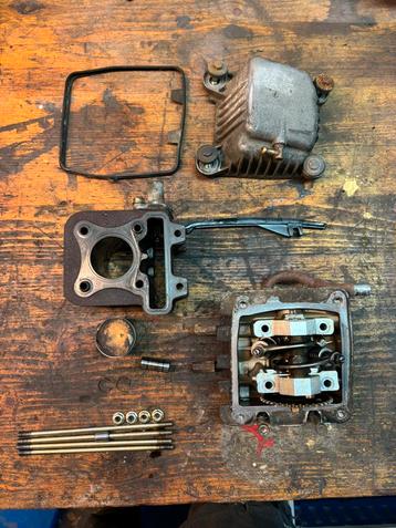 Vespa LX50 / S50 4T 2V Cilinder + Cilinderkop Compleet beschikbaar voor biedingen