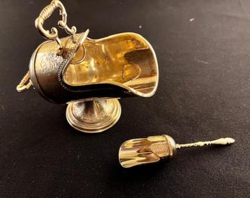 suikerpot gegraveerd en verzilverd beschikbaar voor biedingen