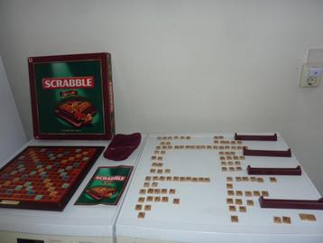 Scrabble De Luxe. beschikbaar voor biedingen