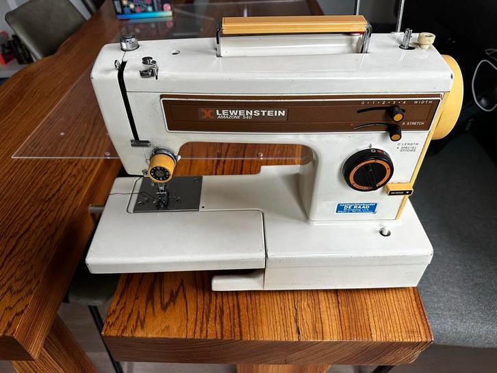 Lewenstein Amazone 540 Naaimachine, Hobby en Vrije tijd, Naaimachines en Toebehoren, Gebruikt, Naaimachine, Lewenstein, Ophalen
