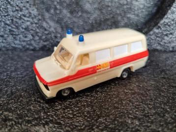 Ambulance Ford Transit 1:87 beschikbaar voor biedingen