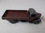 1951 Dinky Toys 30J AUSTIN WAGON (MAROON) Opknapper. -F-., Ophalen of Verzenden, Gebruikt, Bus of Vrachtwagen, Dinky Toys