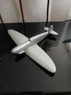 Aluminium model van de Spitfire., Antiek en Kunst, Antiek | Speelgoed, Ophalen of Verzenden
