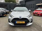 Toyota Yaris 1.5 Hybrid (116pk)! Navi! Trekhaak!, 450 kg, Gebruikt, Bedrijf, 26 km/l