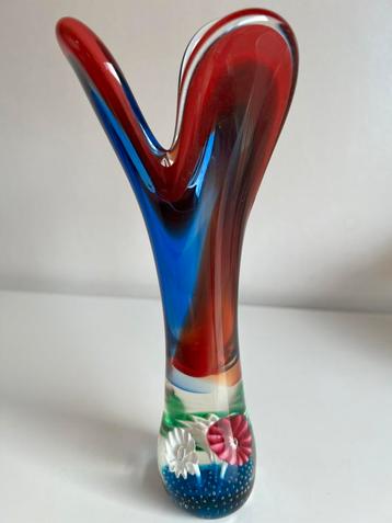 Vintage Murano Somerso Tulpvaas Rood Blauw Flowers 60’s beschikbaar voor biedingen