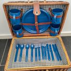 PICKNICKMAND,4 persoon,Brocante,bestek,beker,Rotan,Blauw, Ophalen of Verzenden, Gebruikt