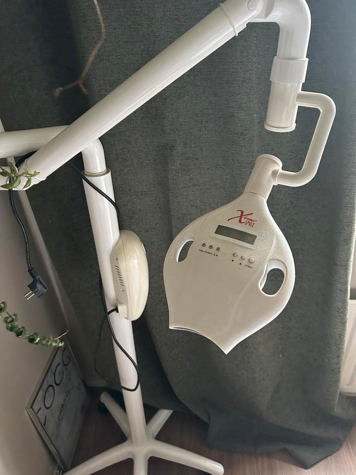 Tandenbleek set. Professionele lamp, Sieraden, Tassen en Uiterlijk, Uiterlijk | Gezichtsverzorging, Zo goed als nieuw, Gehele gezicht