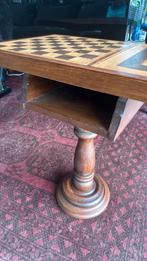 Schaaktafel op voet met ingelegd hout, Ophalen