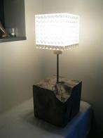 Tafellamp met vintage lampkap en teak voet, Gebruikt, 50 tot 75 cm, Vintage, Ophalen of Verzenden
