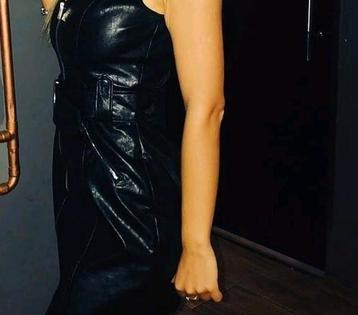 Prachtige Leren Glanzende Jurk maat M beschikbaar voor biedingen