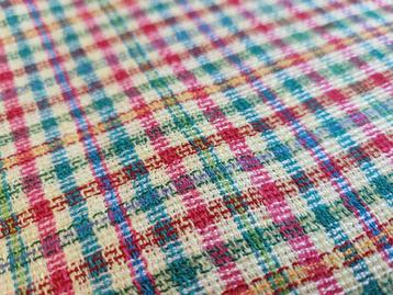 Ruitjes stof. beschikbaar voor biedingen