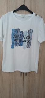 Nieuw wit shirt met tekst en knoopdetail mt m/L, Ophalen of Verzenden, Zo goed als nieuw, Wit, Korte mouw