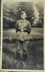 Foto van een Duitse Wehrmacht-soldaat in velduniform WW2, Verzamelen, Militaria | Tweede Wereldoorlog, Foto of Poster, Duitsland