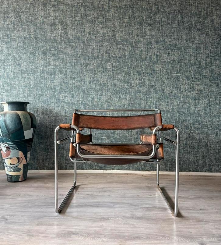 Vintage Marcel Breuer, Wassily Chair, Patina, Italy-1960s, Huis en Inrichting, Fauteuils, Gebruikt, Leer, Metaal, Ophalen