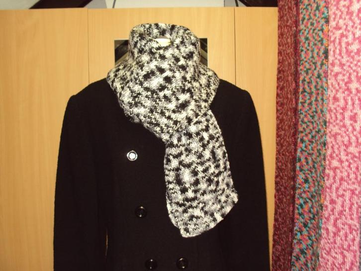 Dames/Herensjaals Nieuw met de hand gebreid, Kleding | Dames, Mutsen, Sjaals en Handschoenen, Nieuw, Sjaal, Maat 38/40 (M), Ophalen of Verzenden