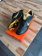 Nike Tiempo R10 FG (39 tm 45), Ophalen of Verzenden, Zo goed als nieuw, Kleding