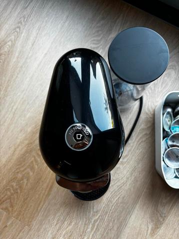 Nespresso Vertuo Plus + Cups - Goed Onderhouden beschikbaar voor biedingen