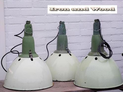 Vintage (licht)groene oude stoere emaille hanglampen H52 D37, Huis en Inrichting, Lampen | Plafondlampen, Gebruikt, Metaal, Ophalen of Verzenden