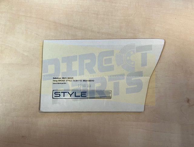 Peugeot (208/308/3008/2008) 0811 embleem SP-SCH V L Originee, Auto-onderdelen, Carrosserie en Plaatwerk, Peugeot, Nieuw, Ophalen of Verzenden