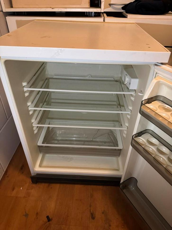 Kleine Siemens koelkast - werkt prima!, Witgoed en Apparatuur, Koelkasten en IJskasten, Gebruikt, Zonder vriesvak, Minder dan 75 liter