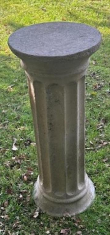 romeinse style pilaar  beschikbaar voor biedingen