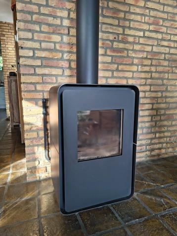 Houtkachel Nestor Martin O23 met afstandsbediening beschikbaar voor biedingen