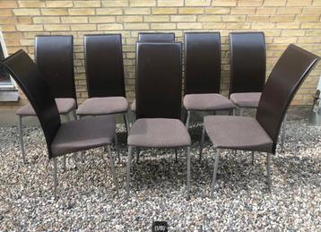 8 prachtige Italiaanse eetkamerstoelen met hoge rugleuning beschikbaar voor biedingen