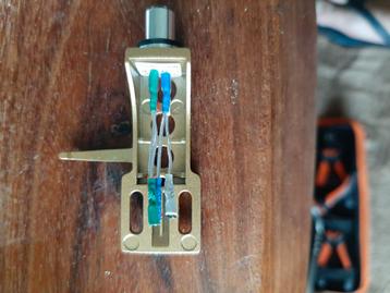 Headshell met zilveren bedrading beschikbaar voor biedingen