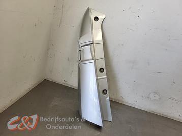 Achterlichtrand links van een Mercedes Vito beschikbaar voor biedingen