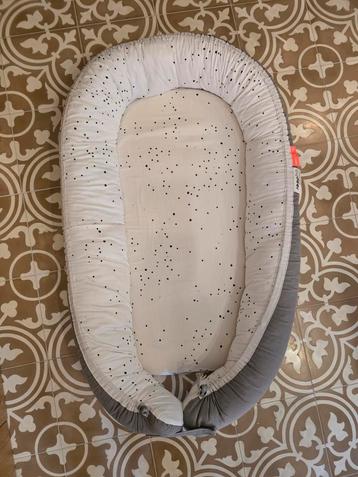 Done by deer babynestje grijs wit stipjes dreamy dots beschikbaar voor biedingen