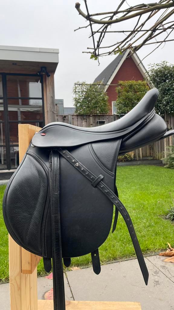 Thorowgood t8 veelzijdigheidszadel 17”, Dieren en Toebehoren, Paarden en Pony's | Zadels, Zo goed als nieuw, Springen, Ophalen