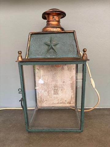 Antieke wand lantaarn Frankrijk beschikbaar voor biedingen