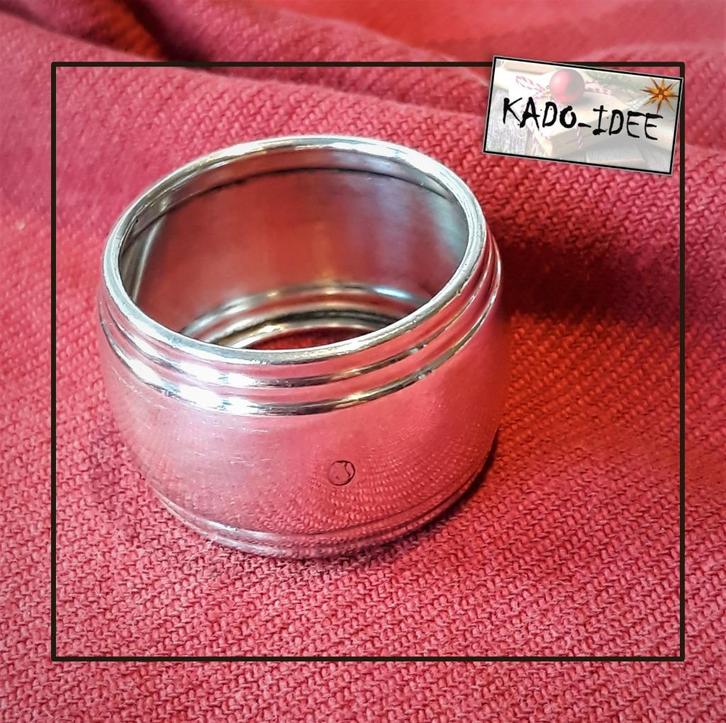 Vingerdoekjesring – gemerkt eekhoorn, 29 mm, Antiek en Kunst, Antiek | Goud en Zilver, Zilver, Ophalen of Verzenden