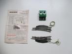 minitrix 2 elektrische wissels met schakelkasje links rechts, Hobby en Vrije tijd, Gelijkstroom, Trix, Nieuw, Rails