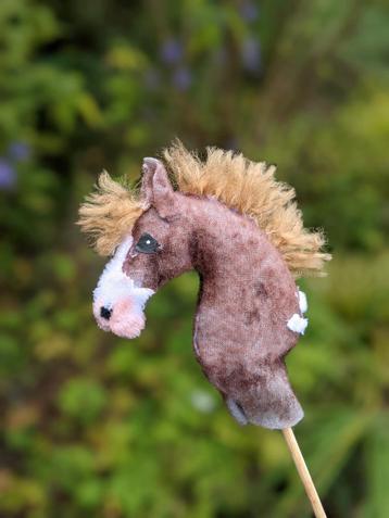 Mini Hobby Horse LH Pretzel - Stokpaardje beschikbaar voor biedingen