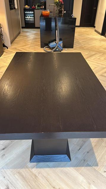 driehoek meubels eettafel en salontafel GRATIS