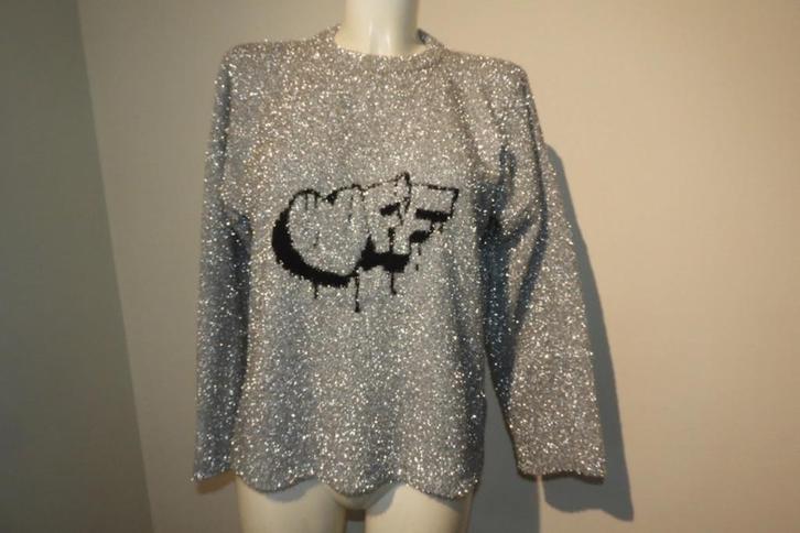 Off-White zilveren fluffy achtige baggy trui merk voorkant40, Kleding | Dames, Truien en Vesten, Zo goed als nieuw, Maat 42/44 (L)