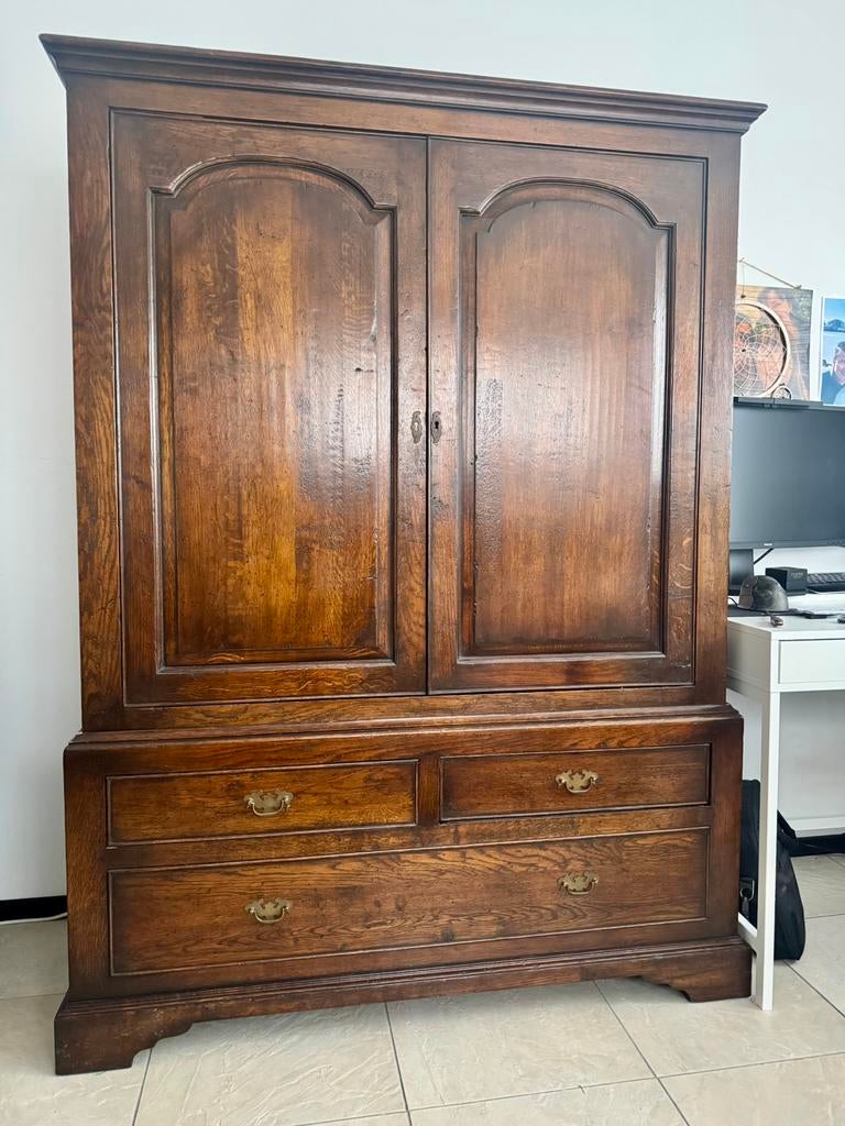 Prachtige vintage donker eikenhouten kast, Ophalen
