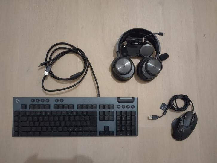 Logitech G815 keyboard + G502 muis + arctis Nova Pro headse, Computers en Software, Toetsenborden, Gebruikt, Qwerty, Bedraad, Toetsenbord en muis-set