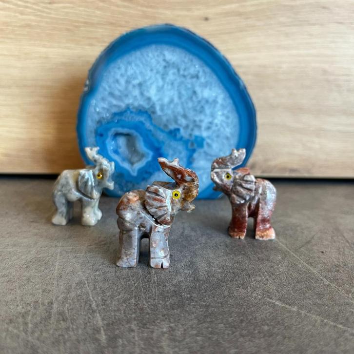 Speksteen olifant - edelsteen, Verzamelen, Mineralen en Fossielen, Mineraal, Ophalen of Verzenden