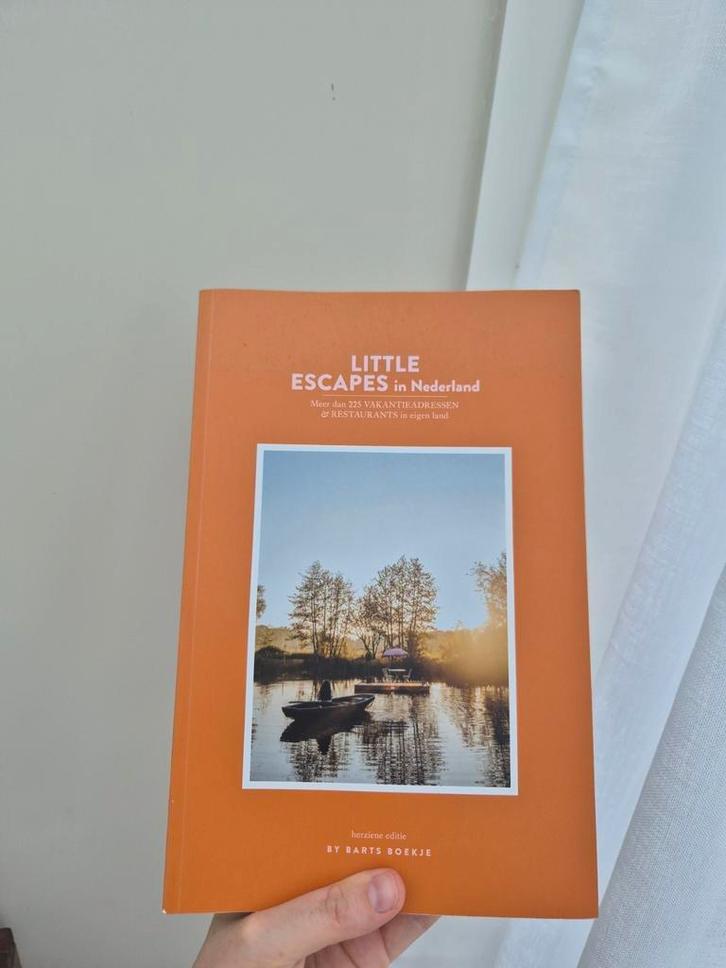 Maartje Diepstraten - Little Escapes in Nederland, Boeken, Reisgidsen, Zo goed als nieuw, Reisgids of -boek, Europa, Overige merken