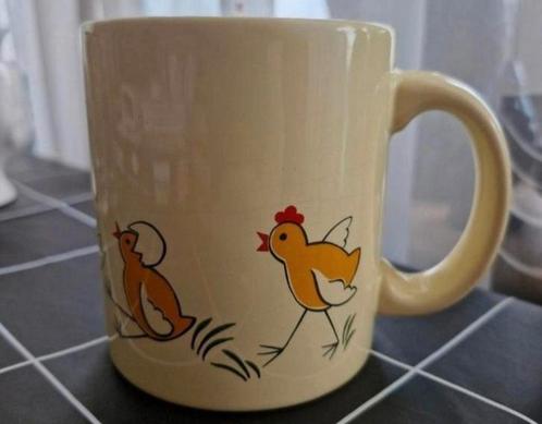 Gele Beker Wasterbach West Germany met kippen, Huis en Inrichting, Keuken | Servies, Zo goed als nieuw, Kop(pen) en/of Schotel(s)