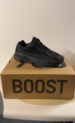 Yeezy Boost 700 V2 Vanta 38 2/3, Kleding | Heren, Schoenen, Ophalen of Verzenden, Nieuw