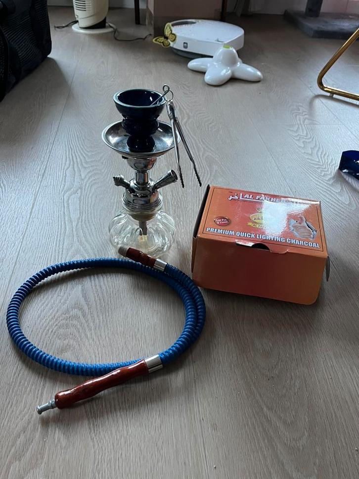 Mini hookah shisha waterpijp met doos kolen, Verzamelen, Rookartikelen, Aanstekers en Luciferdoosjes, Zo goed als nieuw, (Water)pijp