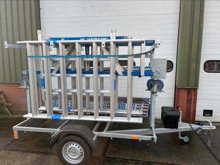 Te huur Rolsteiger steiger, Doe-het-zelf en Verbouw, Steigers, Zo goed als nieuw, Rolsteiger of Kamersteiger, 5 meter of hoger