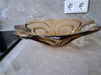 Vintage fruitschaal. Hoogte 7 cm. Doorsnede 28,5 cm., Huis en Inrichting, Ophalen of Verzenden, Zo goed als nieuw, Rond, Glas