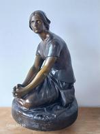 Frans beeld zittende vrouw Jeanne d Arc gesigneerd Chapu, Antiek en Kunst, Ophalen