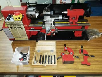 Mini draaibank voor metaal en hout beschikbaar voor biedingen