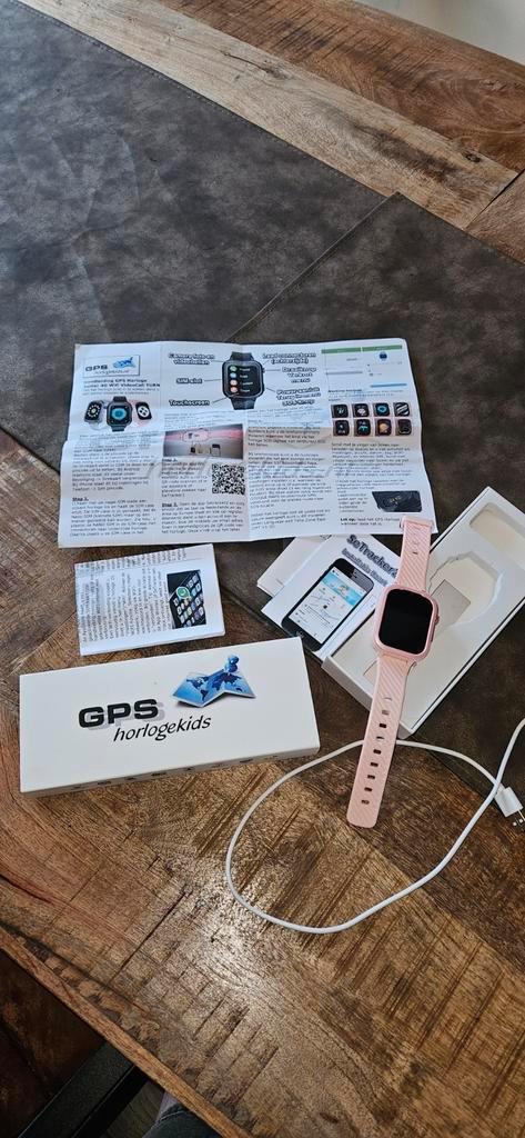 GPS kinder smartwatch horloge, Sieraden, Tassen en Uiterlijk, Smartwatches, Zo goed als nieuw, Roze, GPS, Ophalen of Verzenden